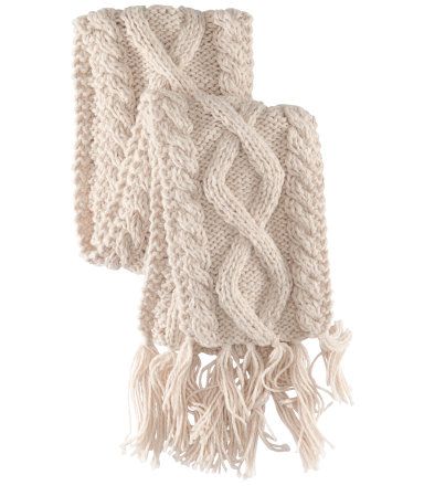 长款绞花针织流苏围巾